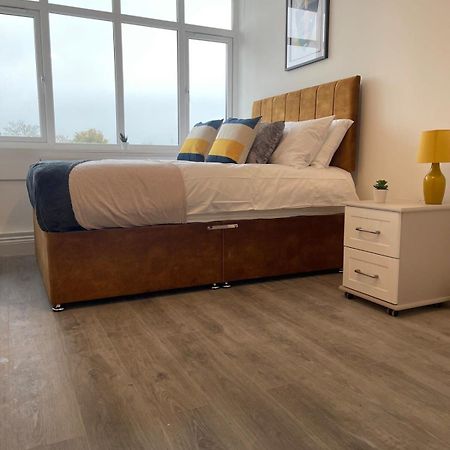 1 Bedroom Apartment - Flitwick - Contractor Friendly - Tourist Ready - Full Kitchen - Wifi - Smart Tv - Sofa Bed - Free Parking - Ideal For Short Or Long Stays Buitenkant foto