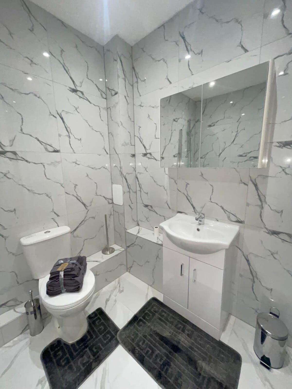 1 Bedroom Apartment - Flitwick - Contractor Friendly - Tourist Ready - Full Kitchen - Wifi - Smart Tv - Sofa Bed - Free Parking - Ideal For Short Or Long Stays Buitenkant foto